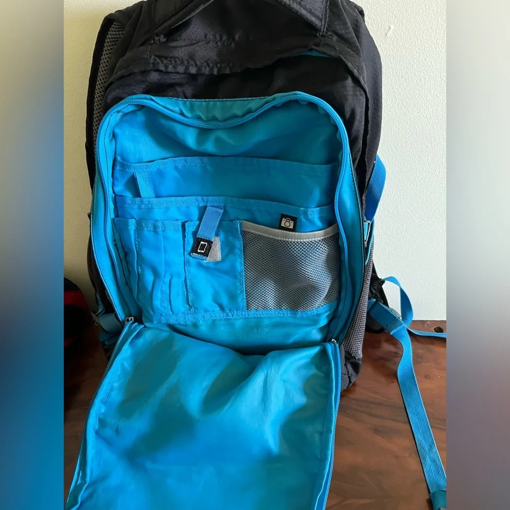 Portal backpack - Picture 4 of 4